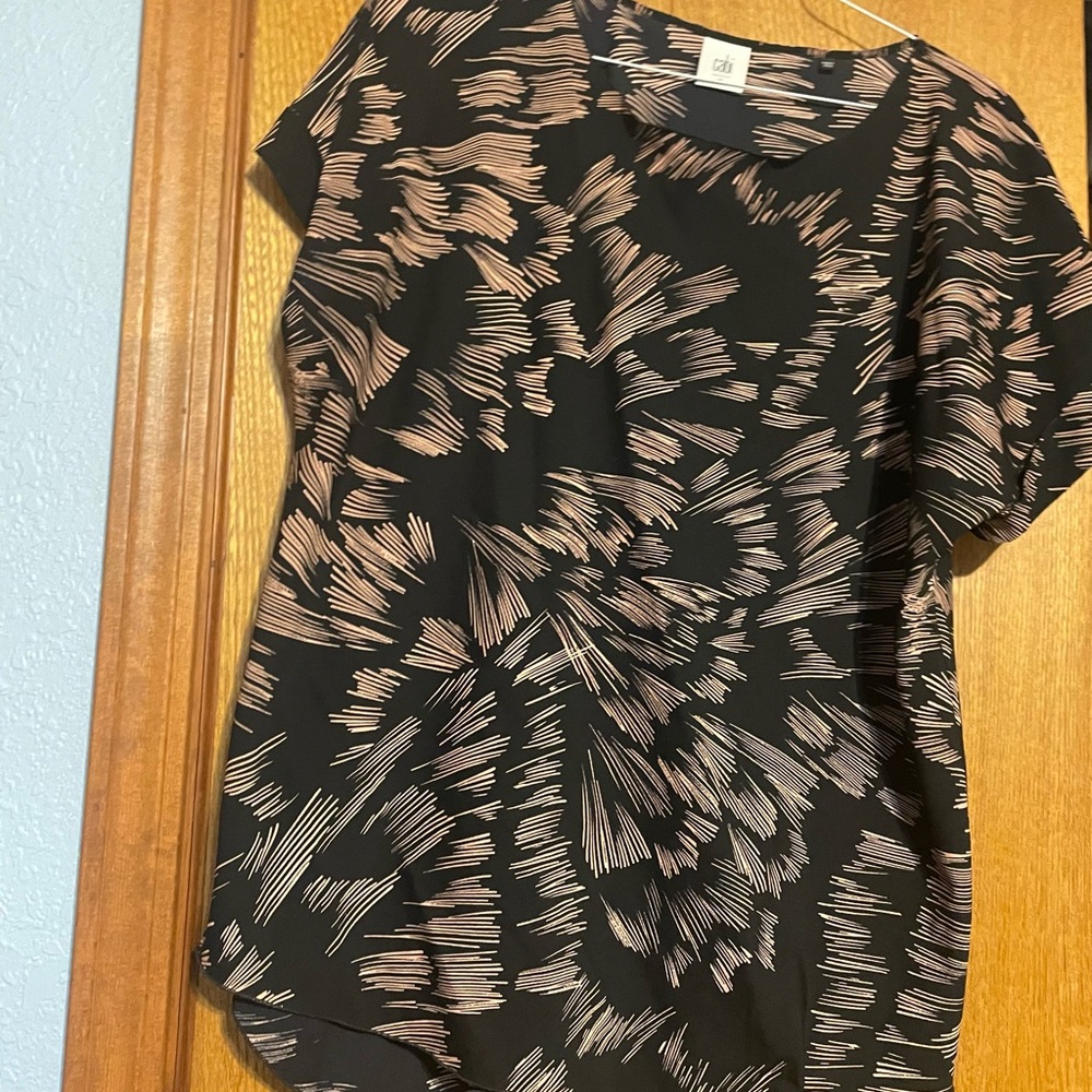 Pull over Cabi top black and pink. Style 3433